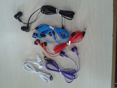 新款MP3耳機(jī) 扁線設(shè)計(jì)與多彩魅力